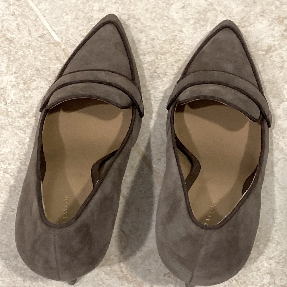 Gray Suede Pumps by Ann Taylor, Size 8.5 Med. Heels 3.5 inches.  Slightl… - Picture 4 of 7